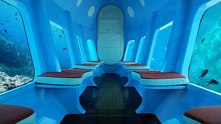 Semi-submarine tour