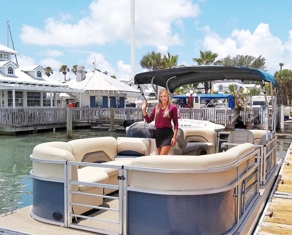 Tritoon Rental