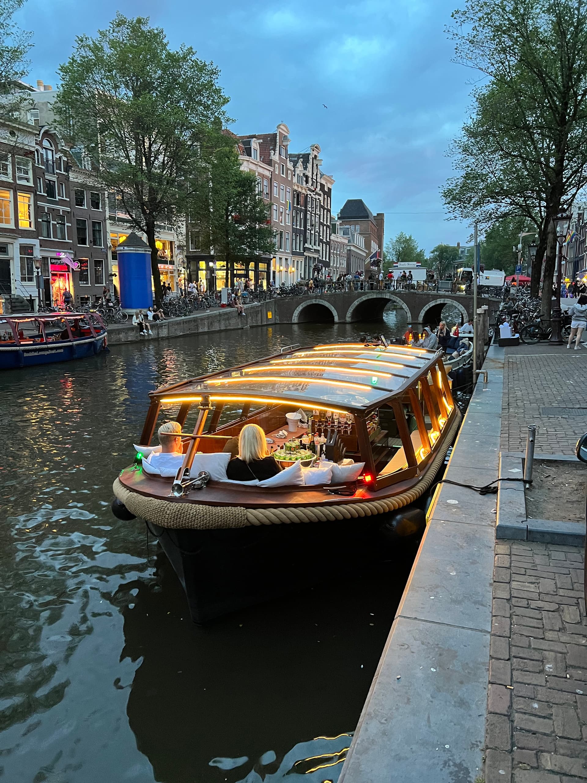 Luxury Boutique Boat tour with Optional Unlimited Drinks