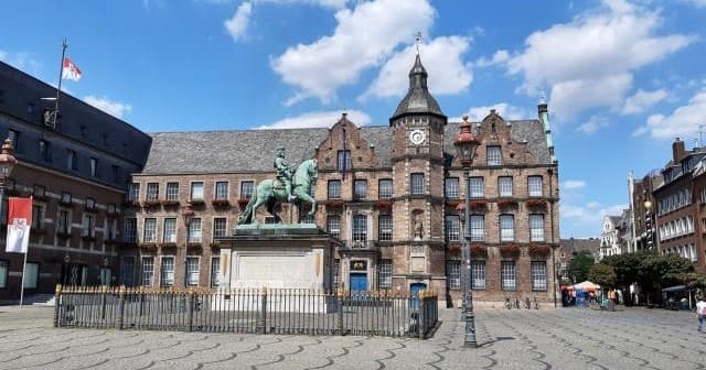 PRIVAT: Düsseldorf Altstadt und Altbier
