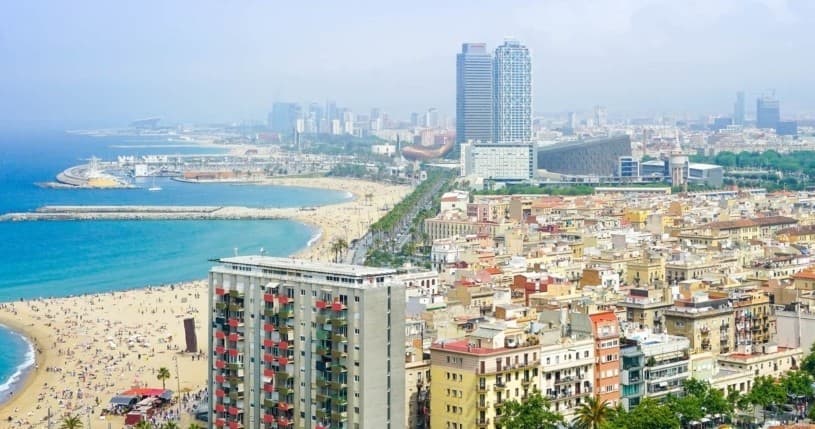 Barcelona Total: Sagrada Familia, Gótico y Modernismo en un Día