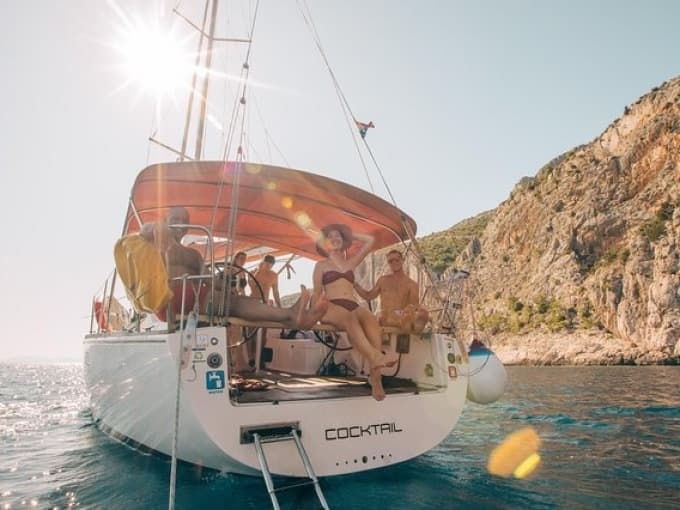From Hvar: Boat Tour to Pakleni Islands on a Comfort Yacht