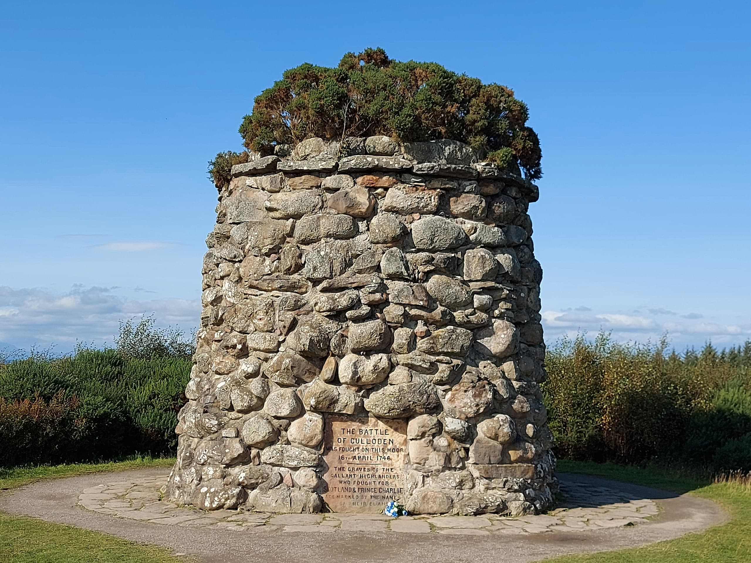 Culloden Battlefield, Clava Cairns, Loch Ness and Urquhart Castle