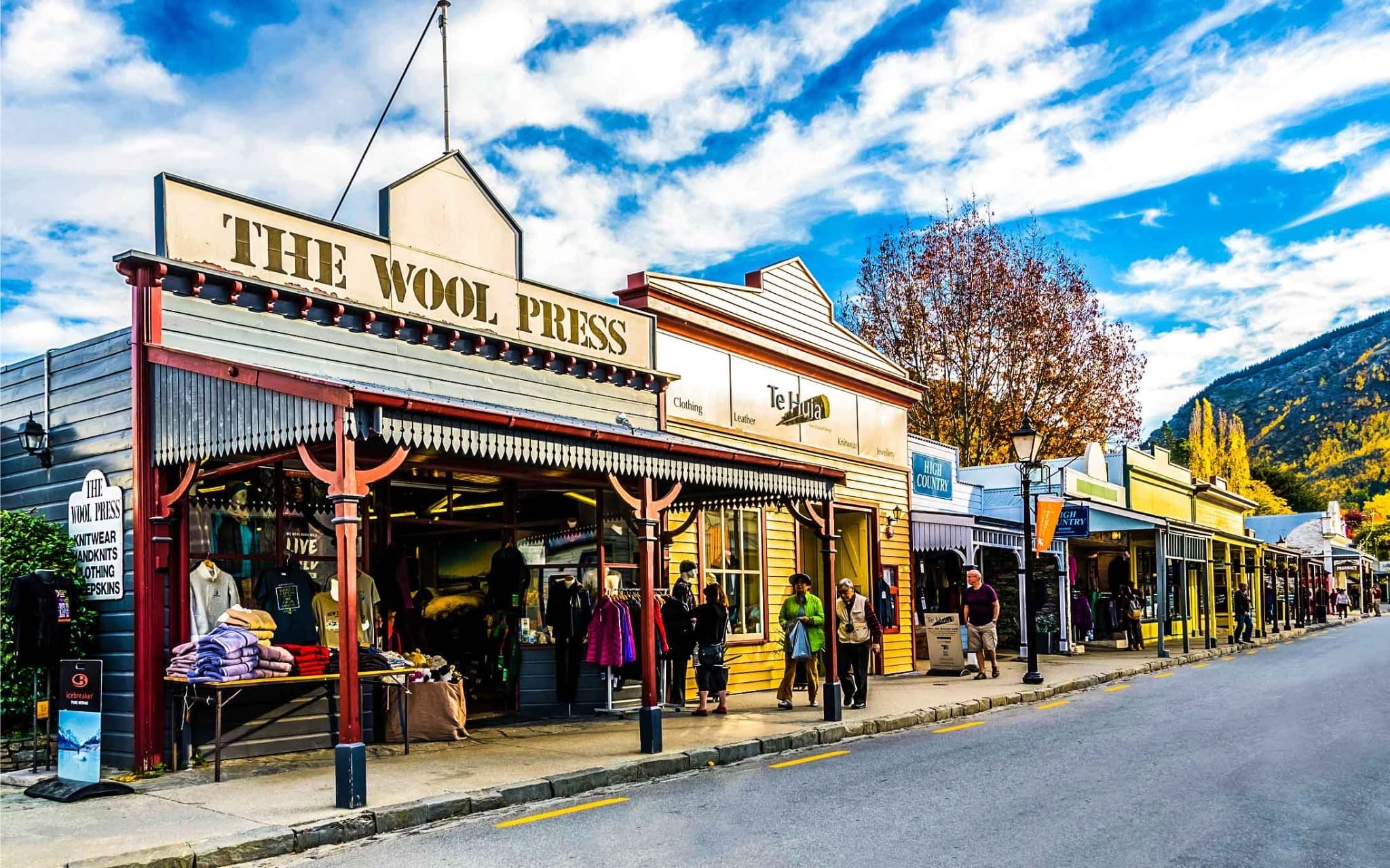 Ride to Riches: Arrowtown to Queenstown with One-Way Shuttle