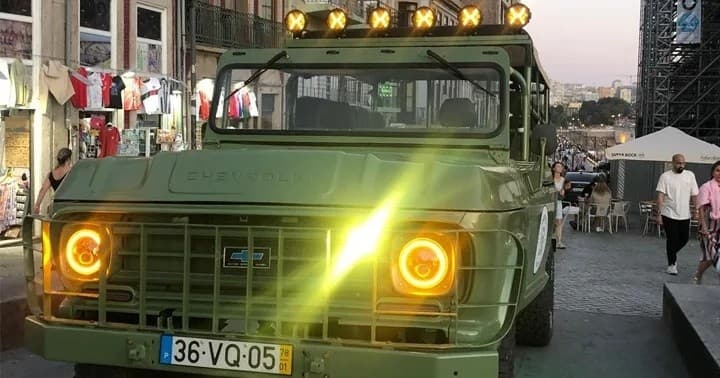 Jeeptour Porto by Night: Romance & Lights along the Douro River