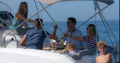 3 Hour Private MOTOR Tour on BLUE JACK FUN