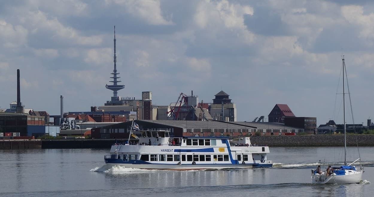 Hin- und Rückfahrt: Blumenthal → Bremerhaven, Seebäderkaje