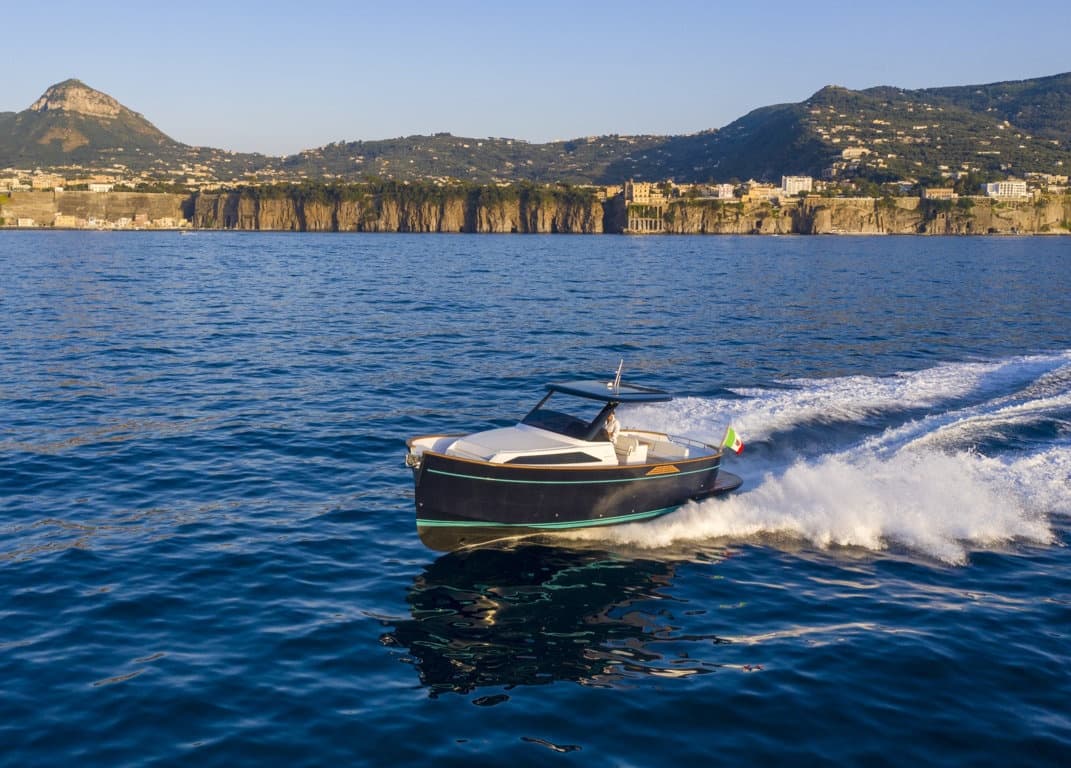 Apremare 35 - Departure from Capri
