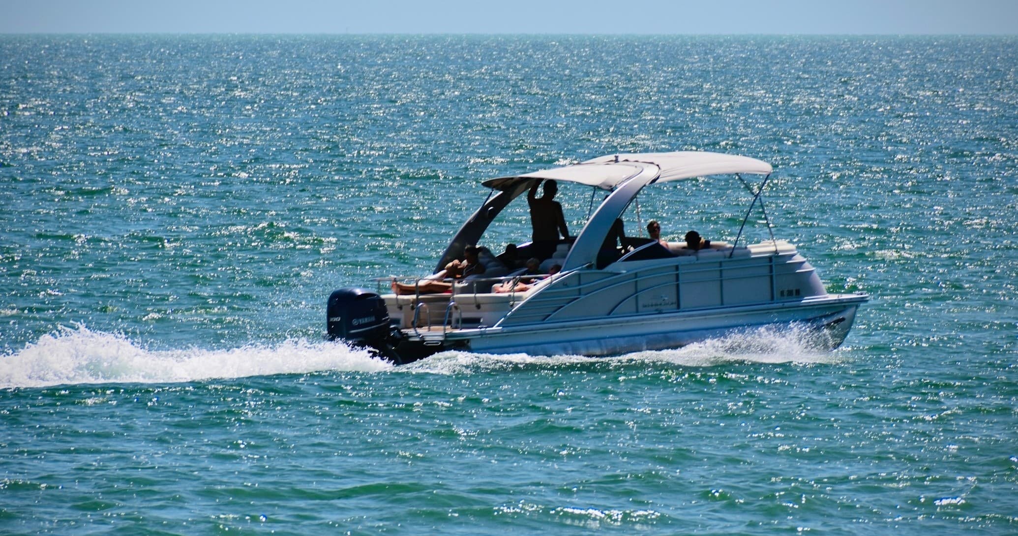 22' Pontoon Boat Rental
