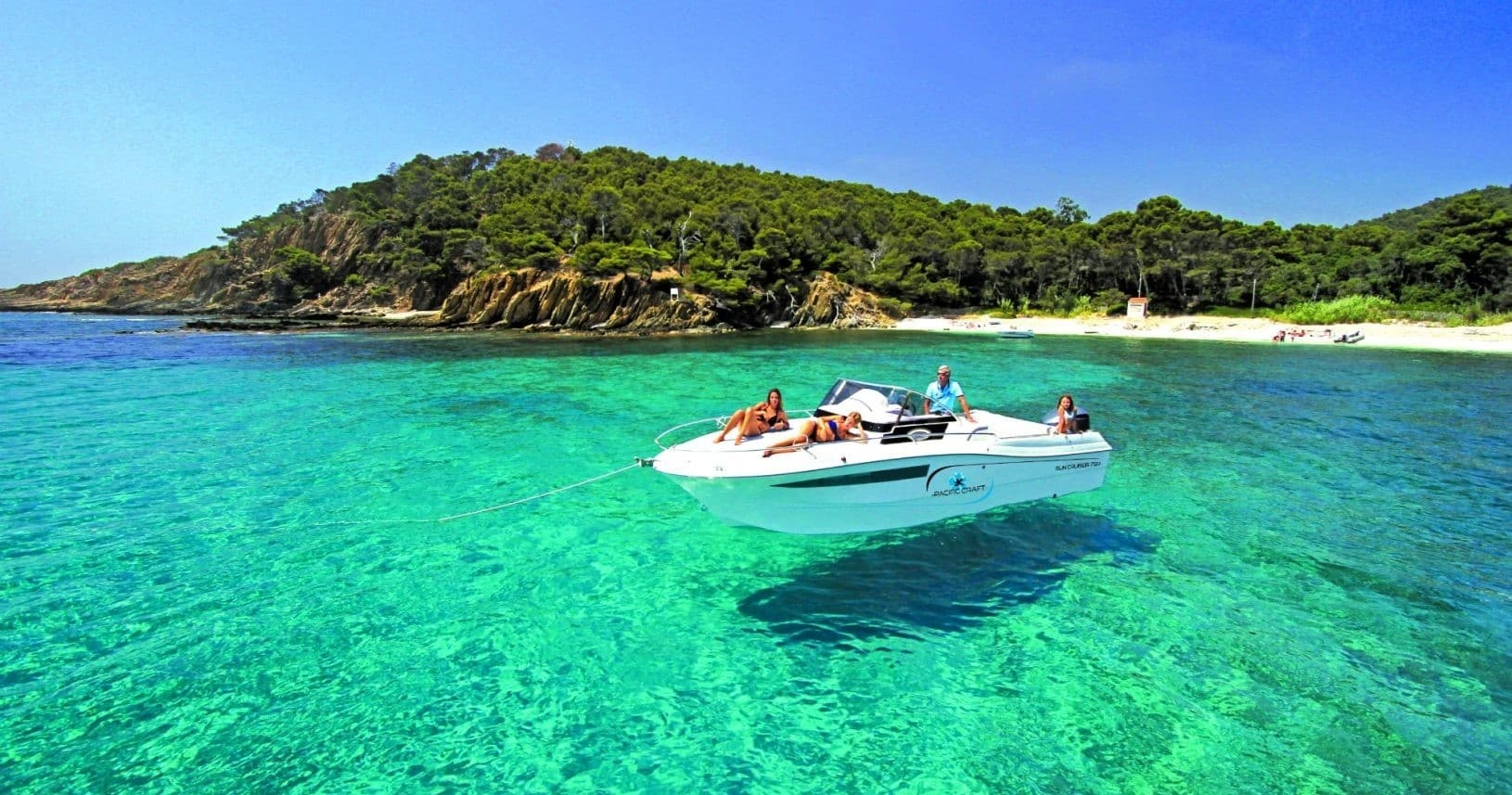 PACIFIC CRAFT 750 DAY CRUISER