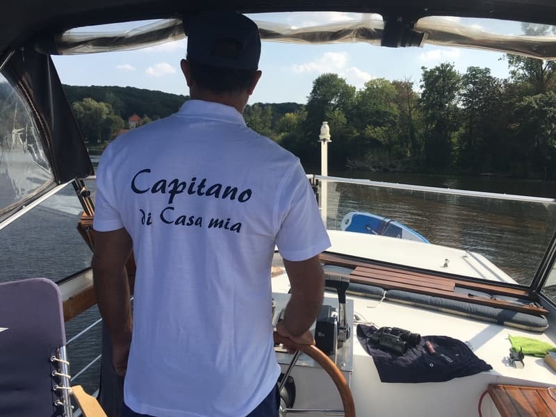 Halbtagestour: SCHLÖSSERRUNDFAHRT Inkl. Skipper.