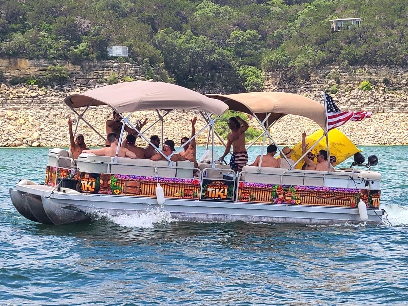 Lil' Tiki Pontoon