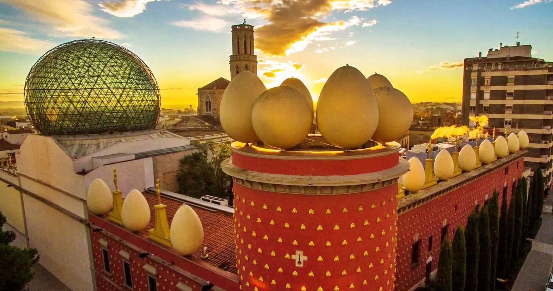 Girona and Dali Museum in Figueres Small Group Tour with Hotel pick-up from Barcelona