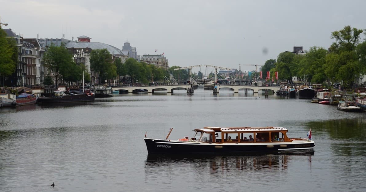 Early Morning Cruise— Canals all to ourselves