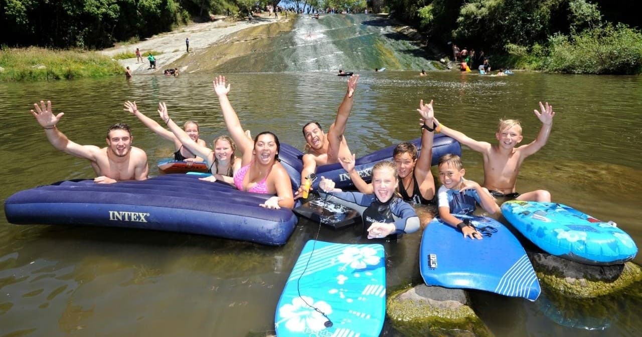 Rere Rockslide & Falls Tour with Pizza