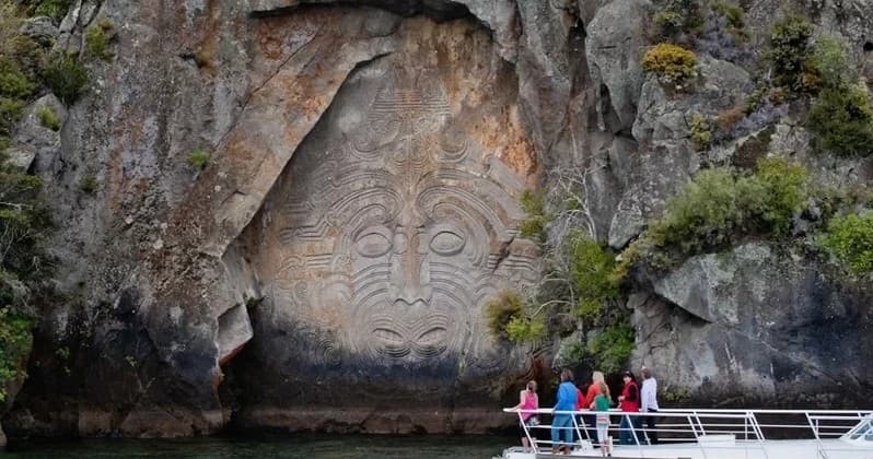 3 Hour Mine bay fishing  and Maori Rock carvings