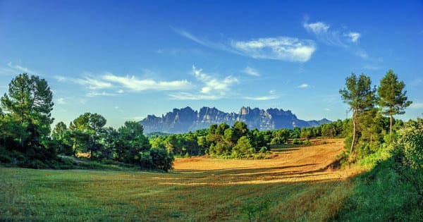 Private Montserrat Half-Day Tour with Hotel pick-up from Barcelona (HD)