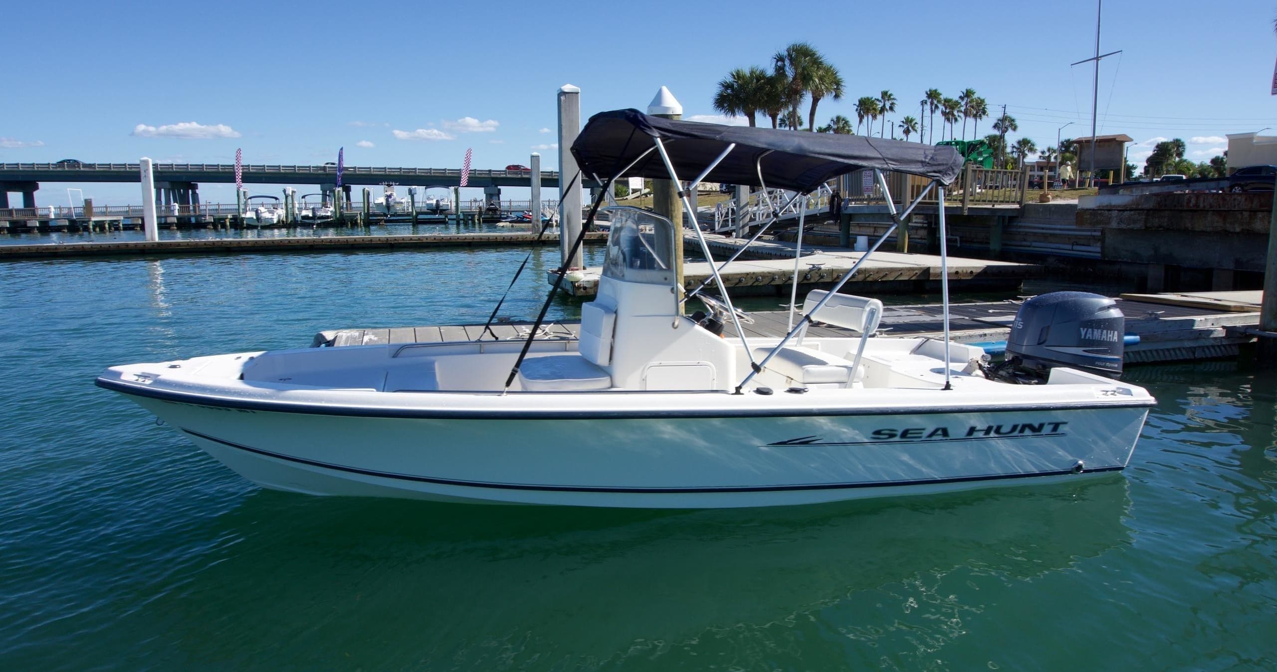 18' SeaHunt Bay Boat