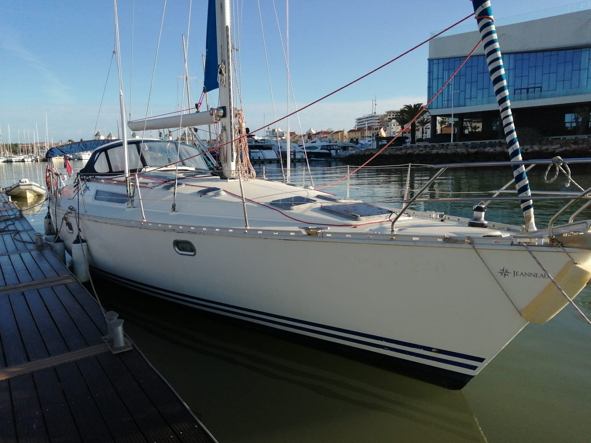 Private Coastal Tour on a Luxury Sailing Yatch