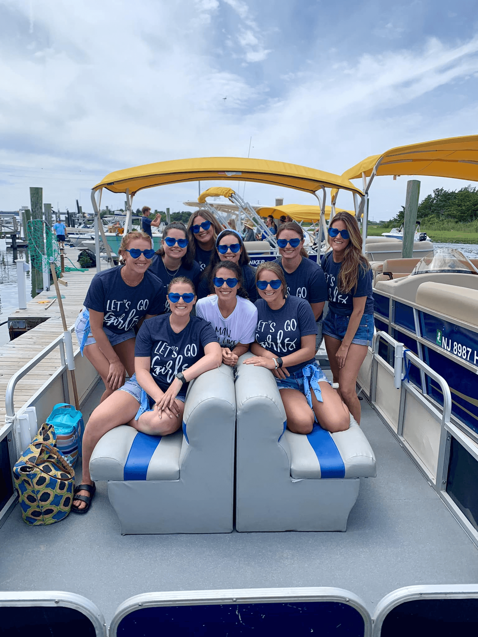 10 Passenger Pontoon Boat Rental