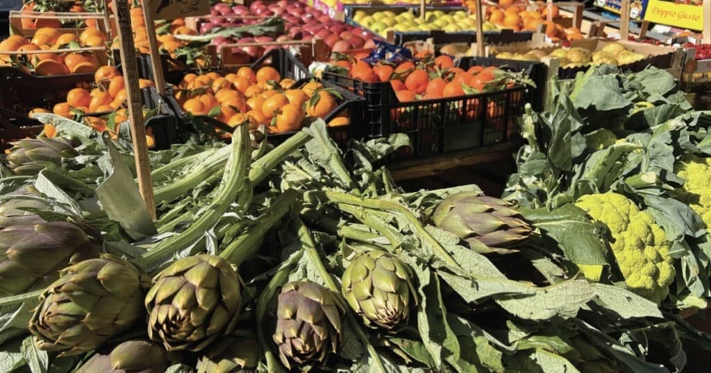 Small Group Street Food Tour at the Market in Palermo