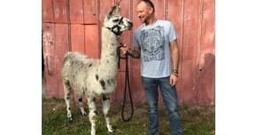 LLAMA ALPACA HIKE