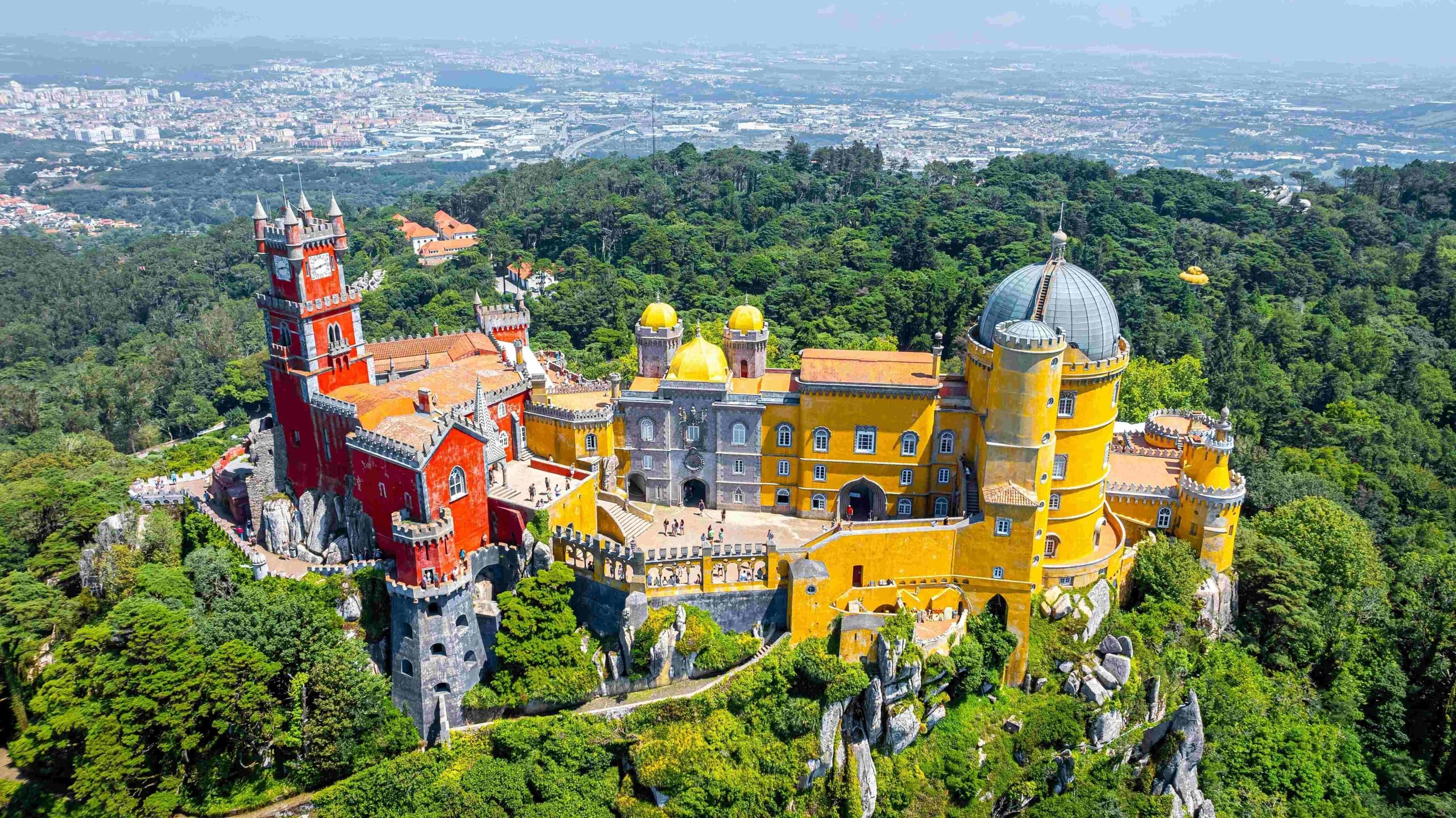 Sintra: Private Tuk Tuk Tour with Local Guide