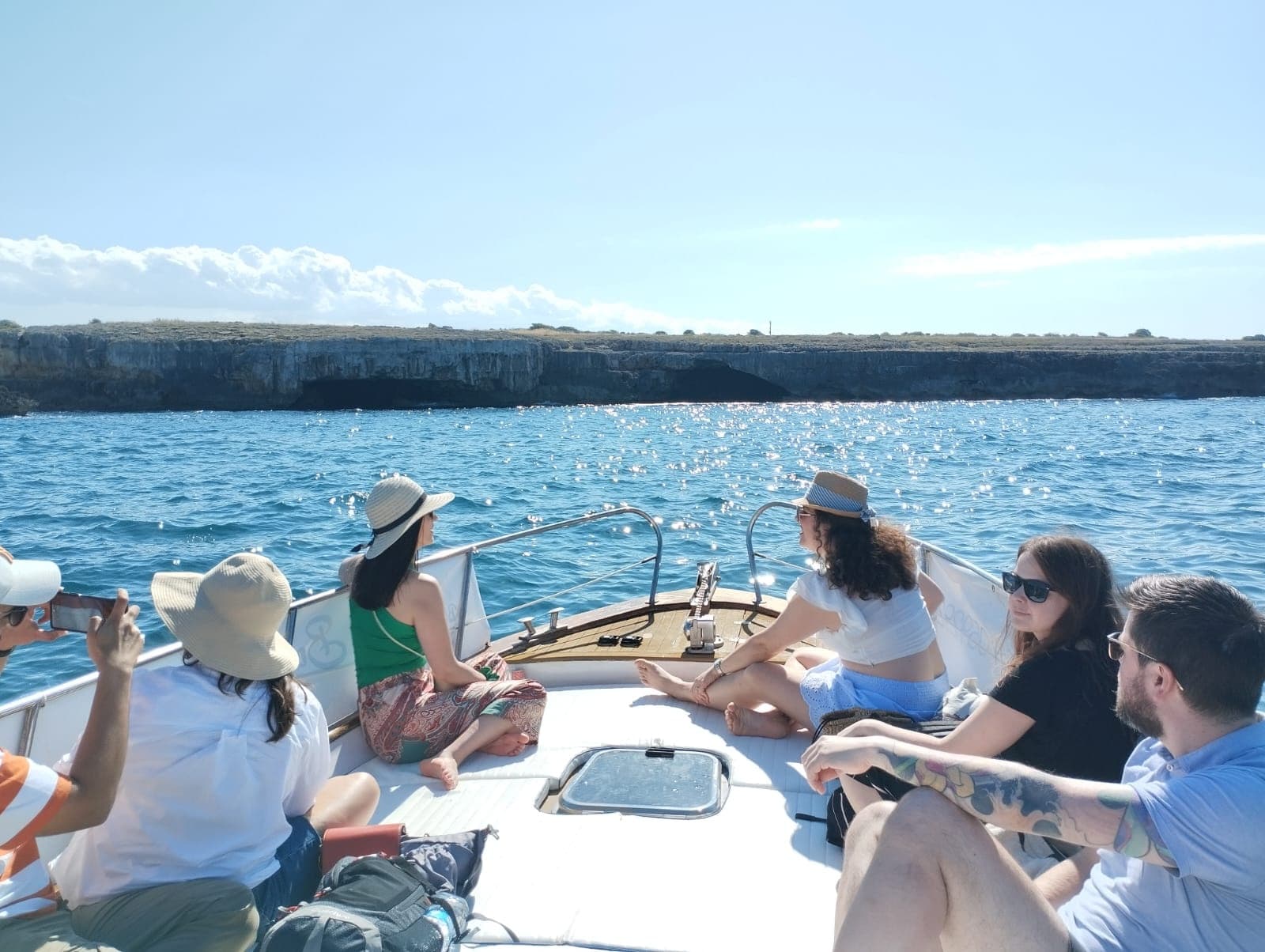 2.5h Shared Gozzo Cruise to the caves of Polignano a Mare