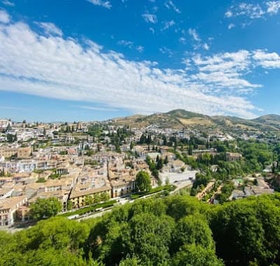 Tour guiado a la Alhambra desde Málaga con transfer privado