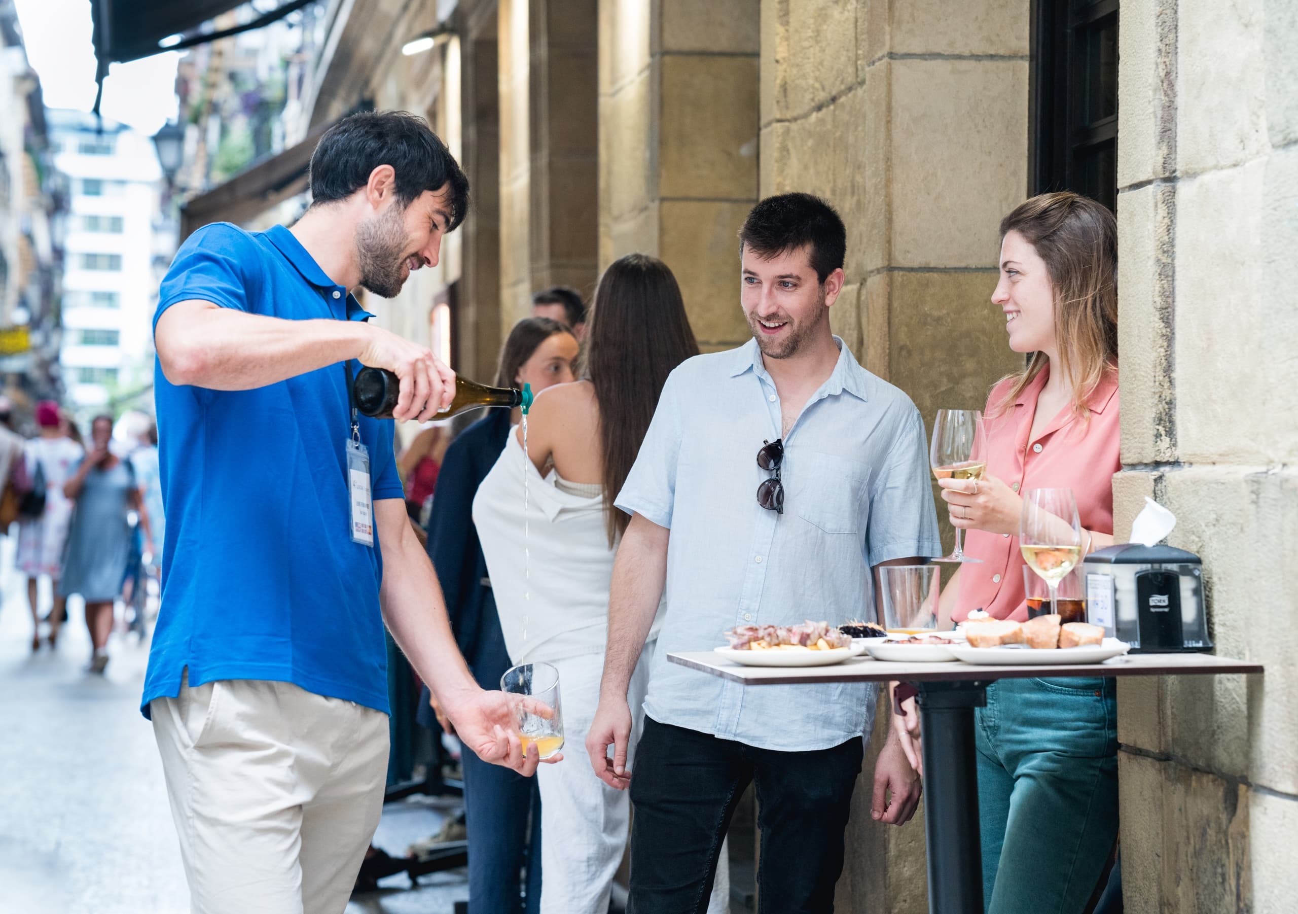 Ruta privada de pintxos con vinos D.O. españoles en San Sebastián