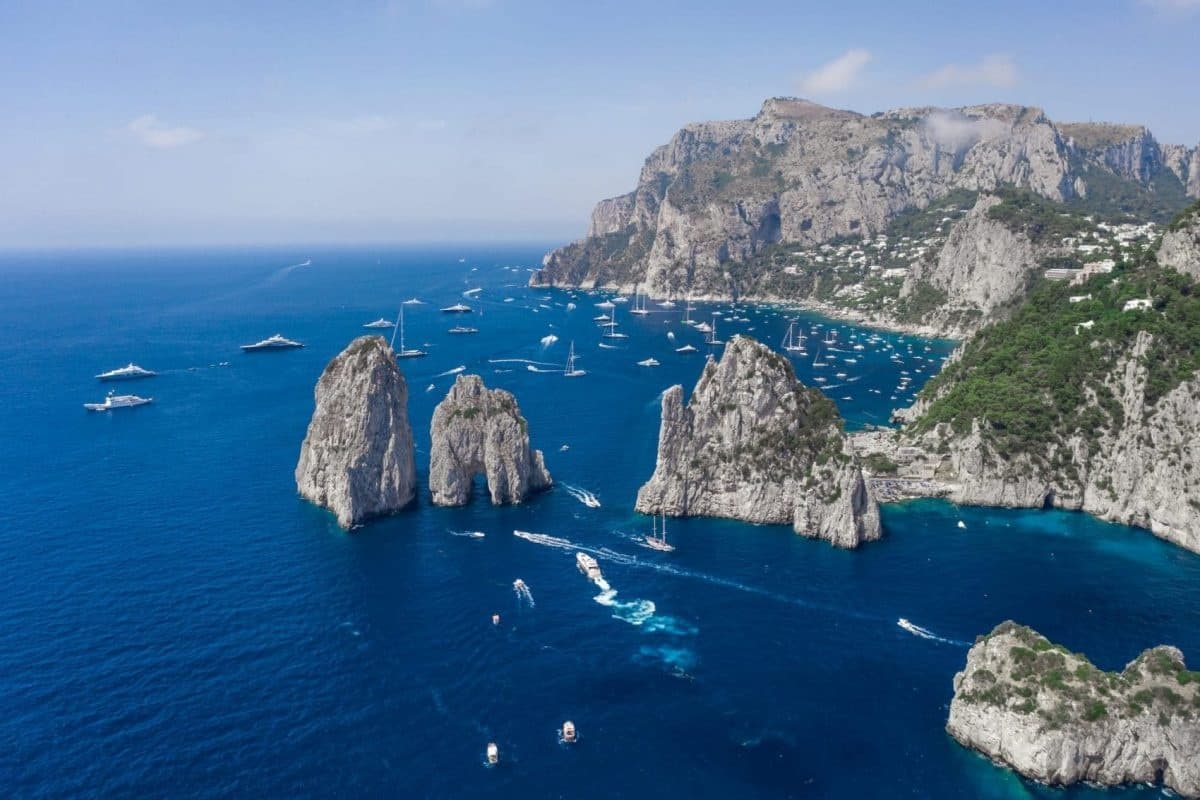 Private Boat Tour of Capri island with stop in Nerano for lunch