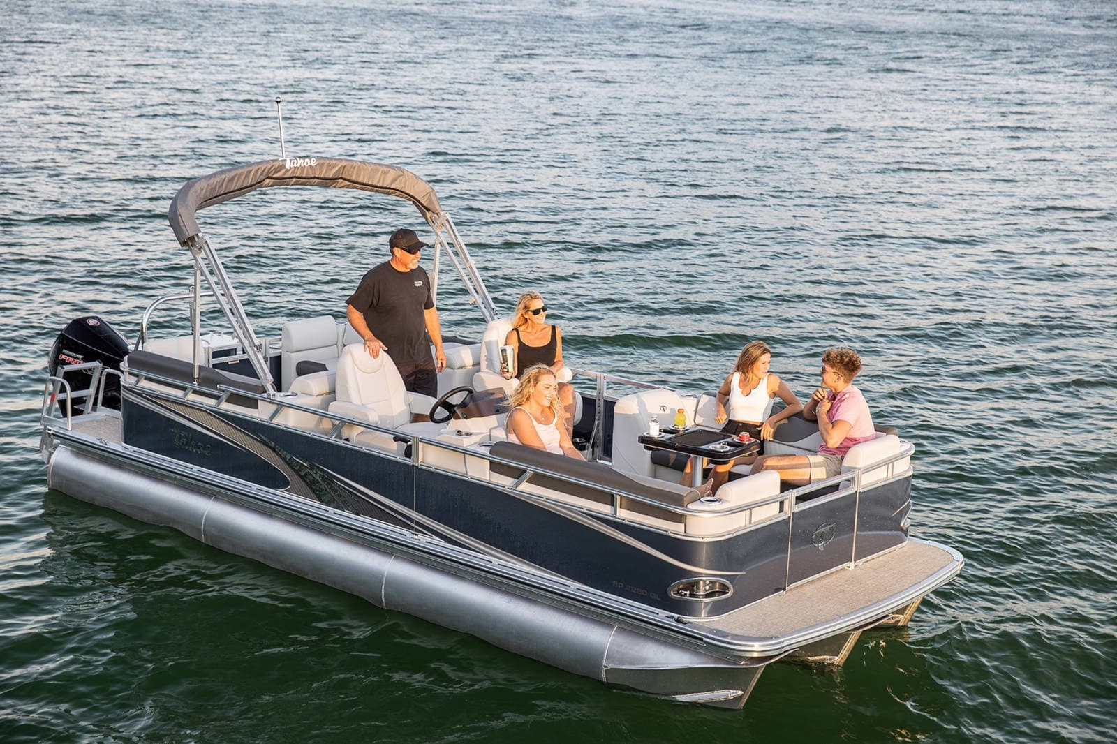 21' Tahoe Pontoon