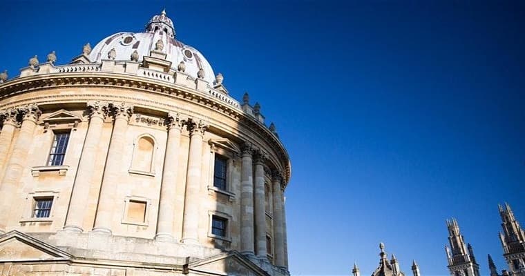 Bespoke Oxford Walking Tour with a private Green or Blue Badge Guide