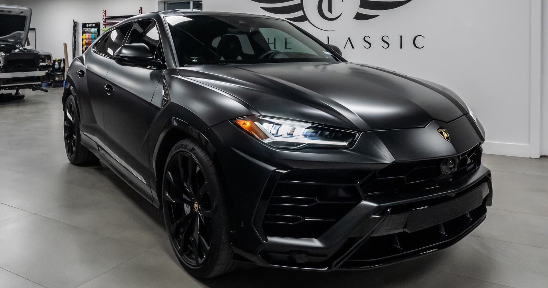 Gloss Black Lamborghini Urus