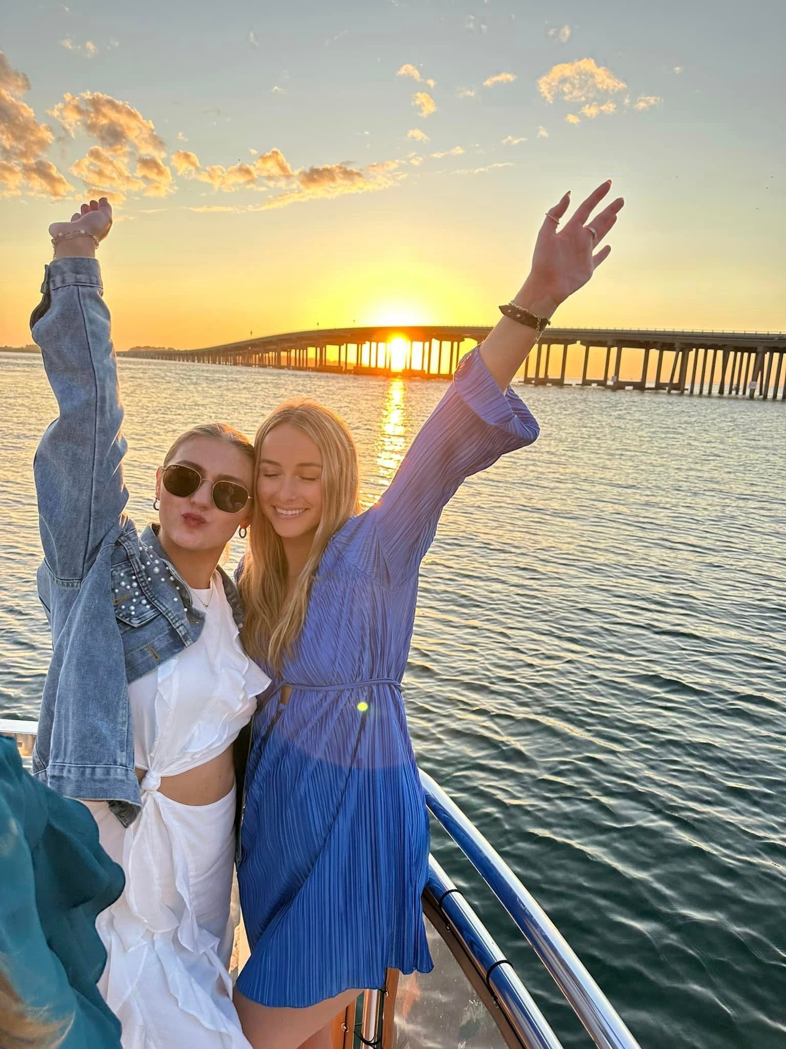 Magical Sunset Cruise/Harbor Lights Tour • Big Kahuna
