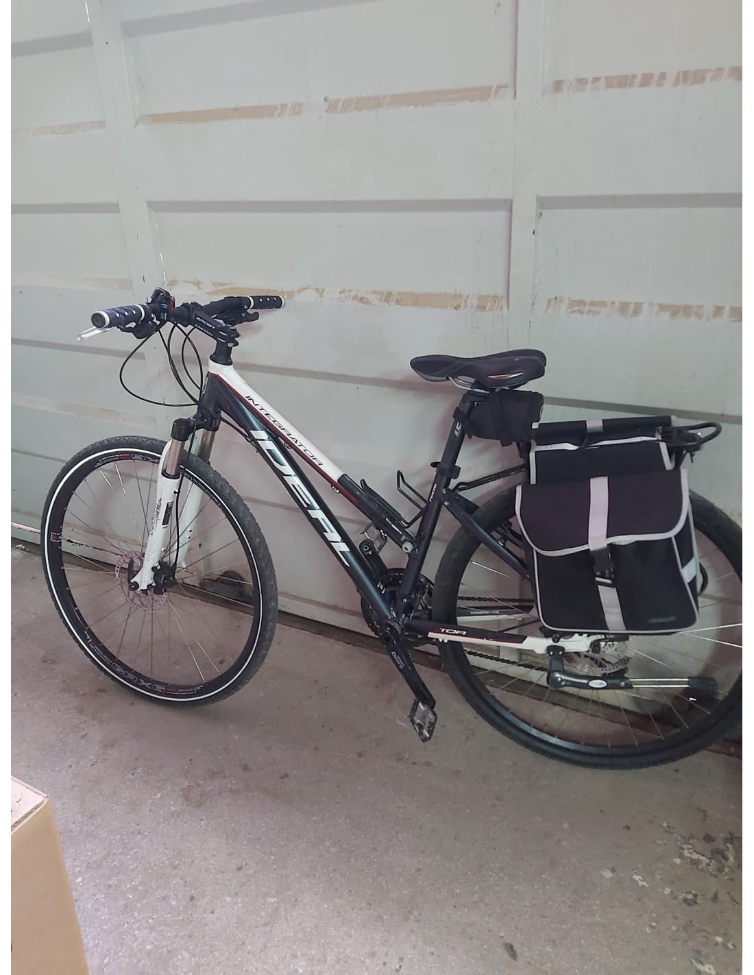 Touring (Small Lady version)