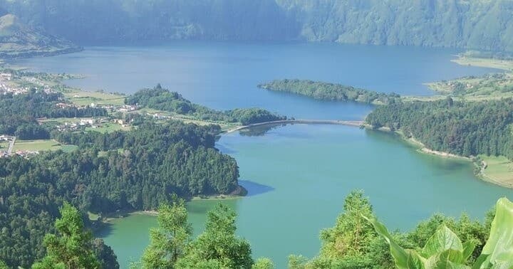 Full Day West Tour to Sete Cidades & Lagoa do Fogo Crater Lakes With Lunch