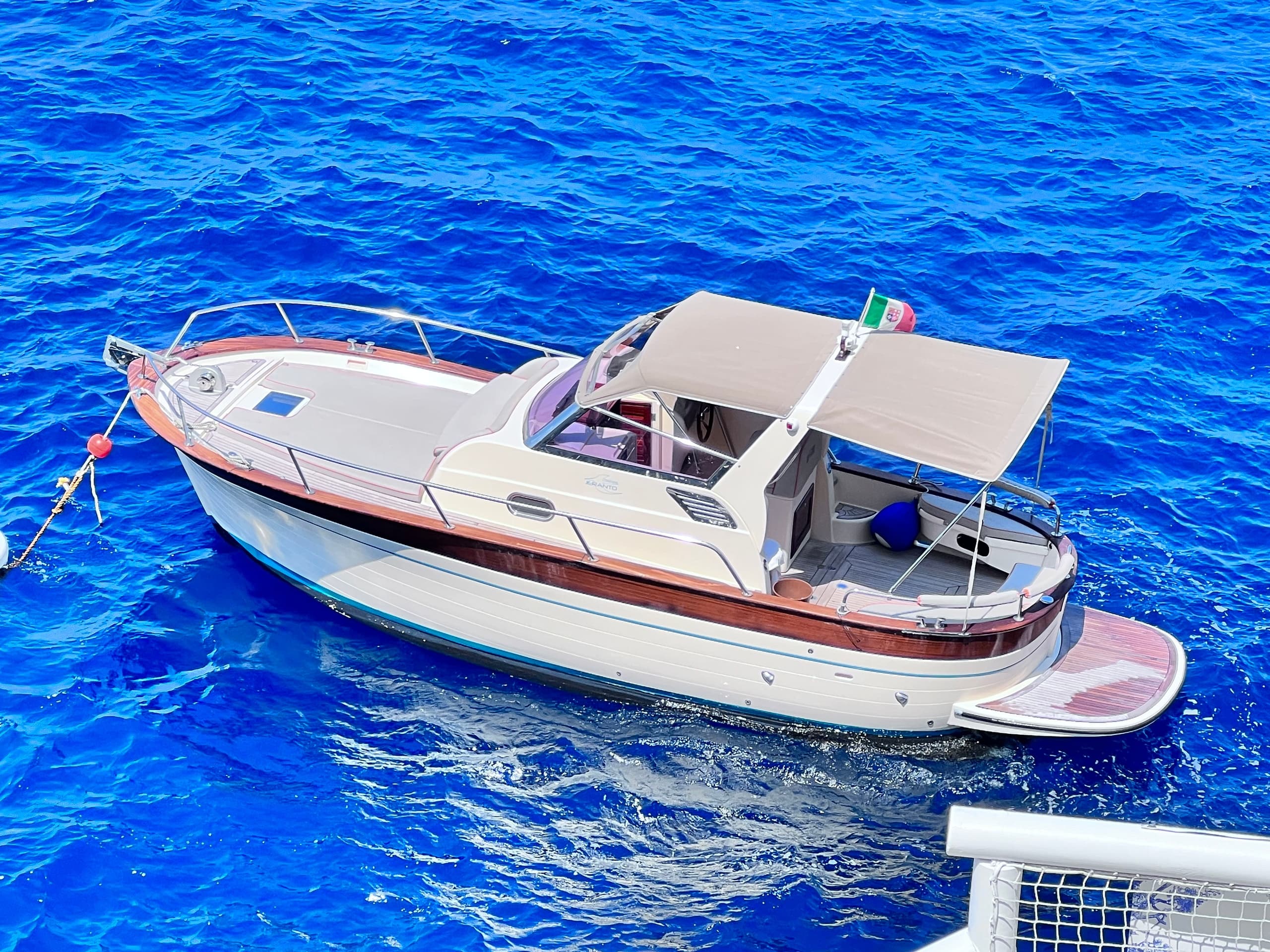Tour Privato Capri da Capri - Gozzo Jeranto 7.5
