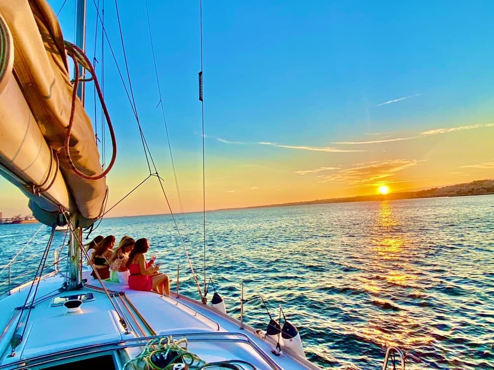 Passeio Privado no Aloha Blue ao Pôr-do-Sol 🌅