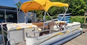 22’ Bennington Tritoon (Yellow)