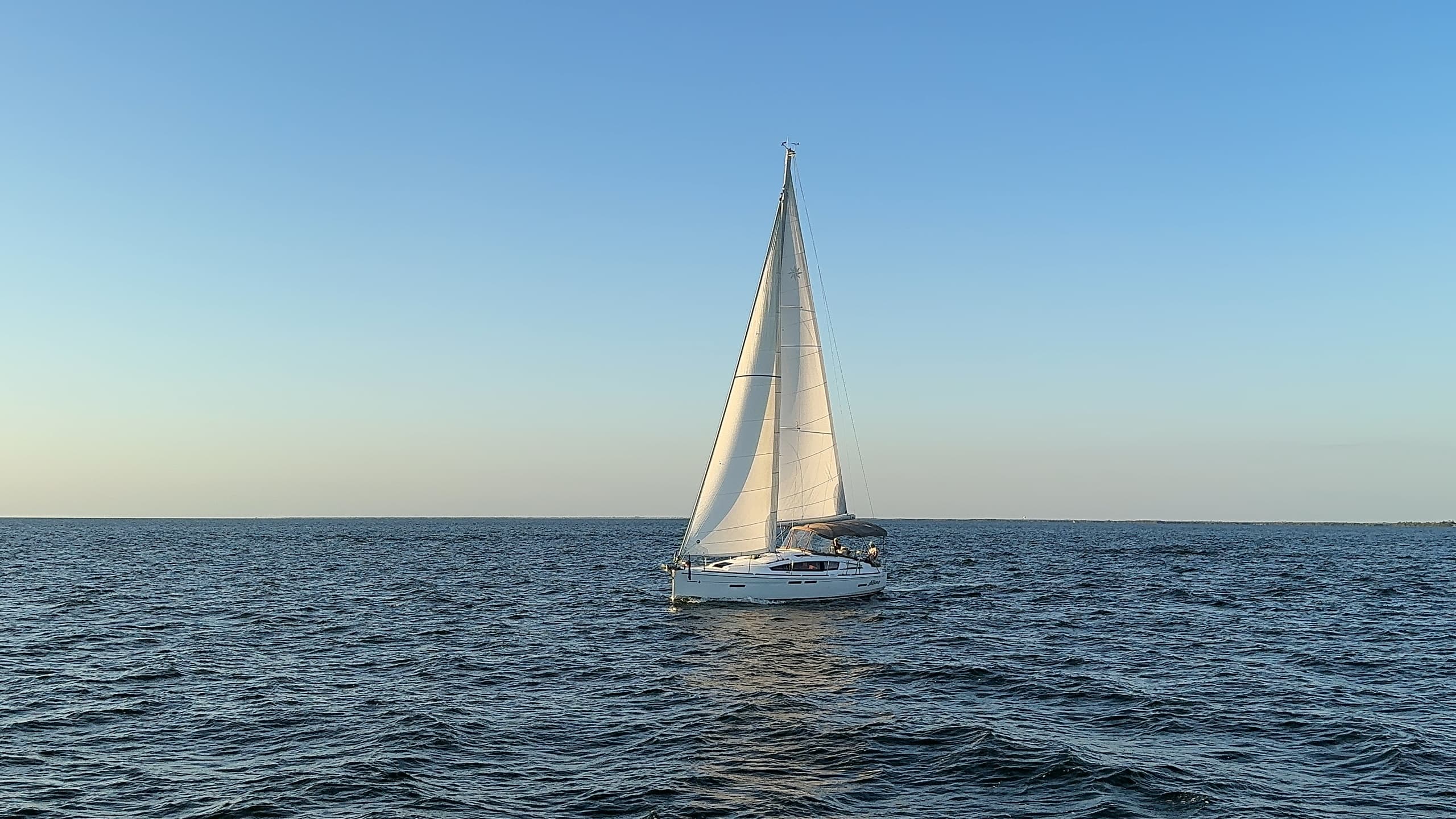 Monohull Day Cruise
