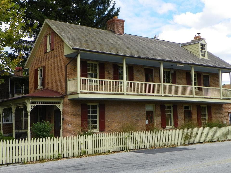 Gettysburg Historic Walking Town Tour - Reluctant Witness"."