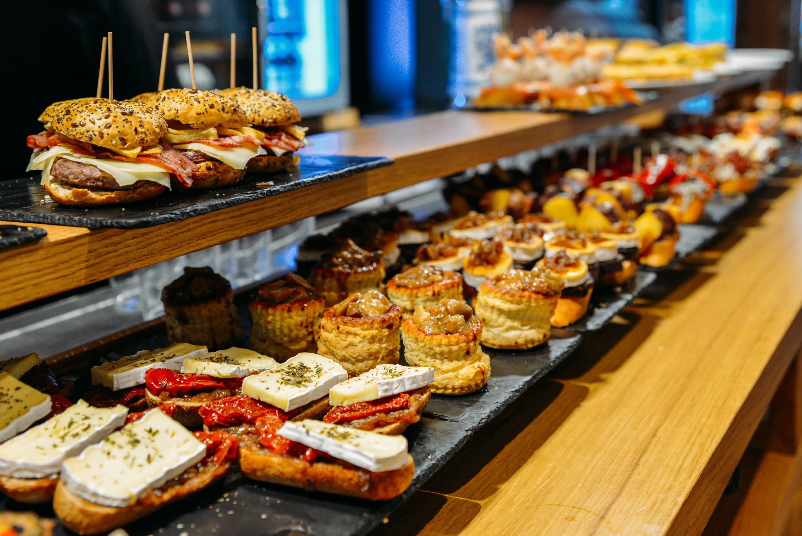 San Sebastián: Tour Privado a Pie con Pintxo y Bebida