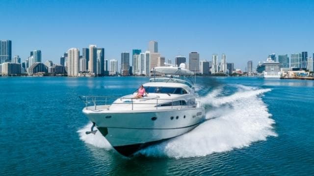 65' FAIRLINE