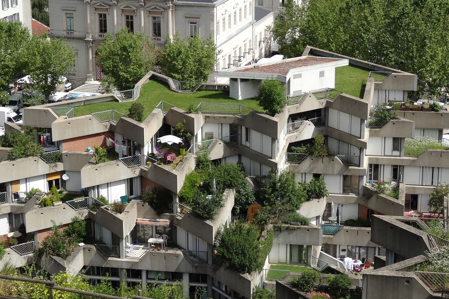 Lyon – Urban Utopias II: La Cité des Etoiles and Tony Garnier’s Monument to the Deceased Soldiers