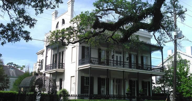 Garden District Private Walking Tour