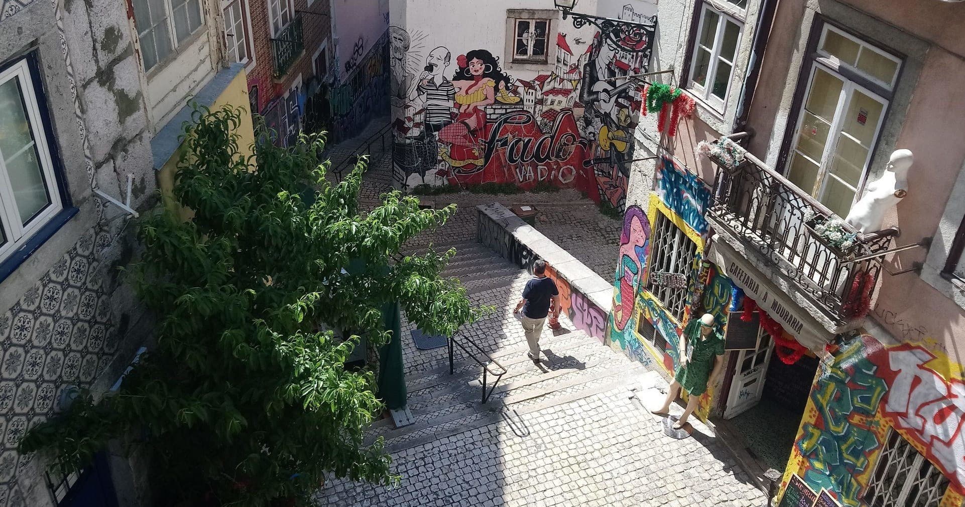 Lisbon's Kickstart Tour With A Local