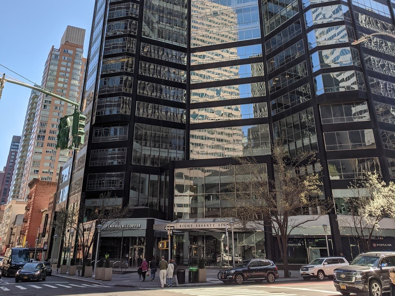 Holdouts! A Midtown Walking Tour Based on the Book by Alpern & Durst