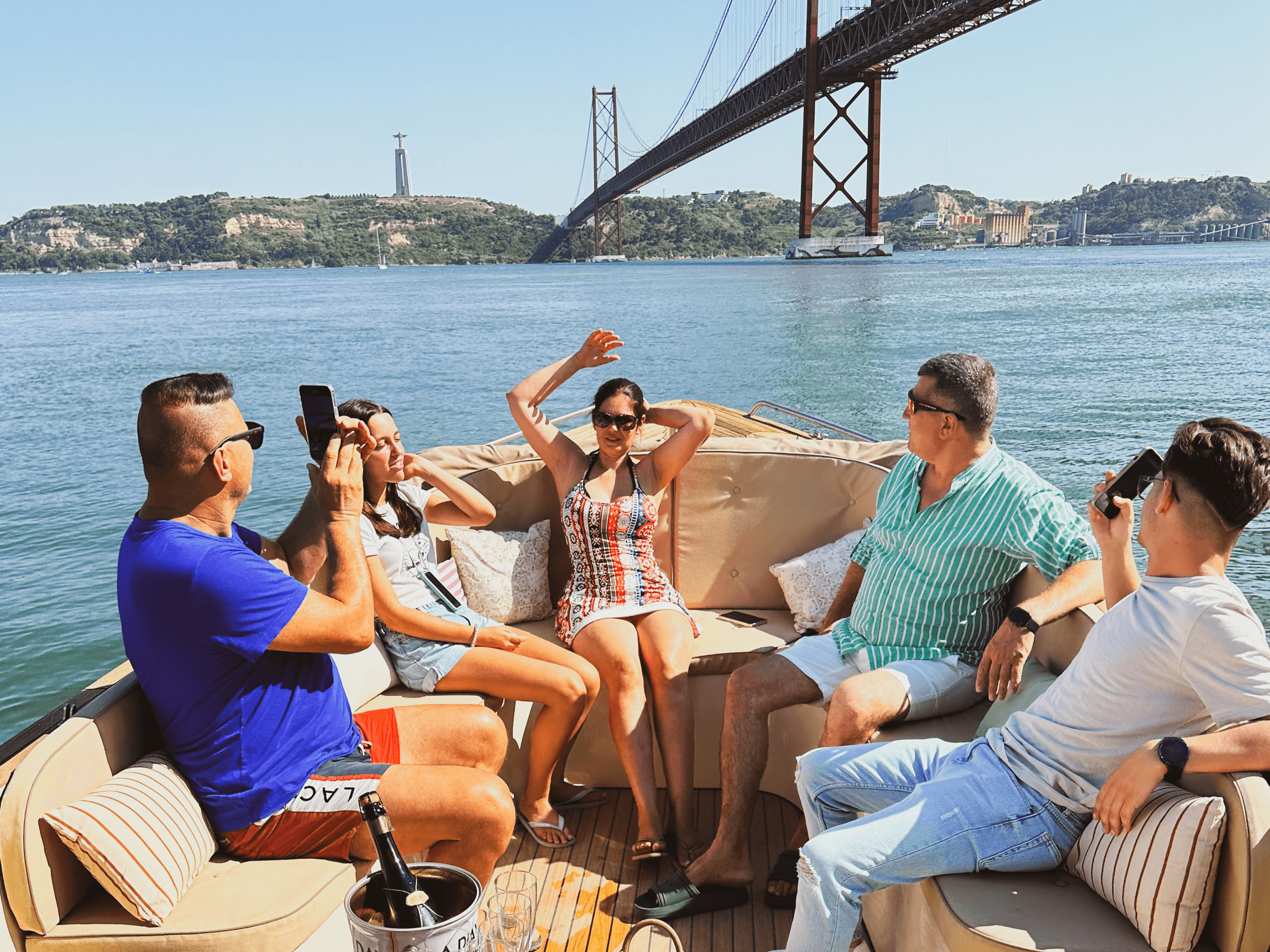 Relax on a Comfortable Boat - with an open bar and snacks