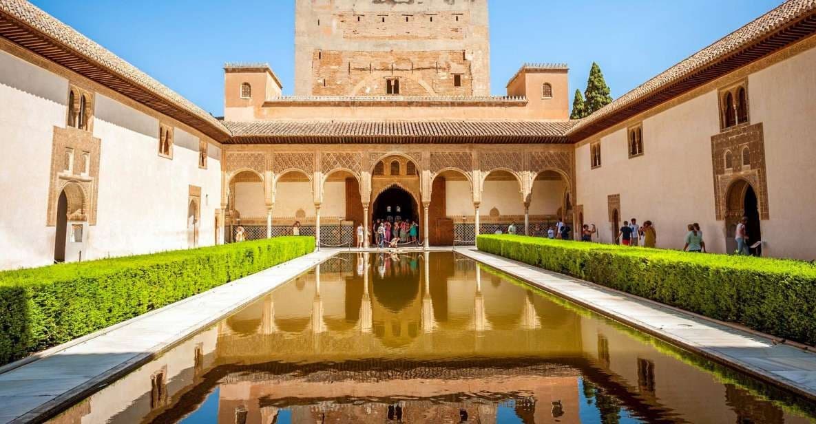 Tour guiado Alhambra desde Málaga en bus